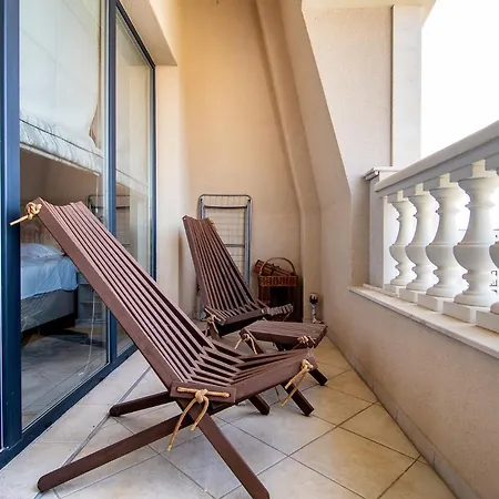 Carpe 1br Pool & Parking * Aziz Konstantin ve Elena
