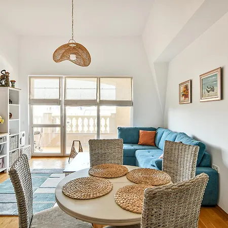Carpe 1br Pool & Parking Daire