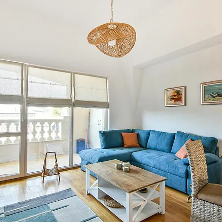 Carpe 1br Pool & Parking Daire Aziz Konstantin ve Elena