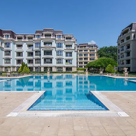 Carpe 1br Pool & Parking Aziz Konstantin ve Elena