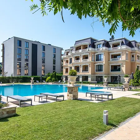 Carpe 1br Pool & Parking * Aziz Konstantin ve Elena