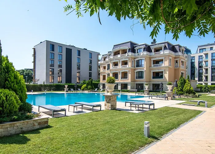 Carpe 1br Pool & Parking * Saints Constantine and Helena